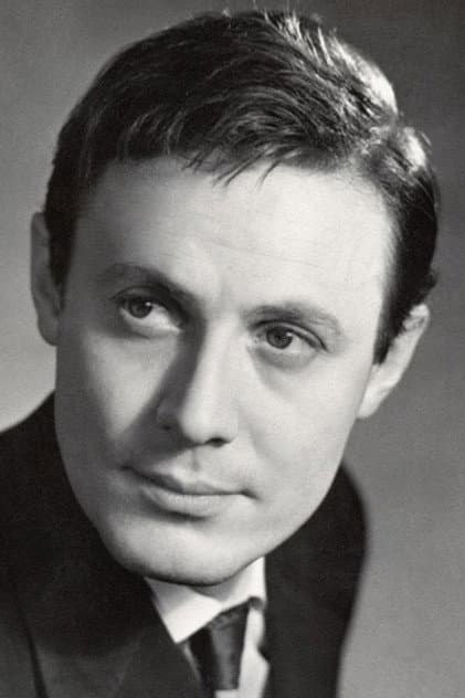 Юрий Соломин