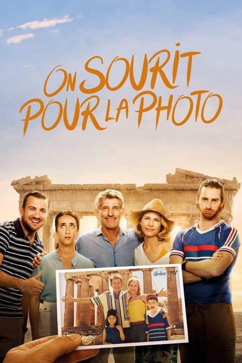 On sourit pour la photo afişi