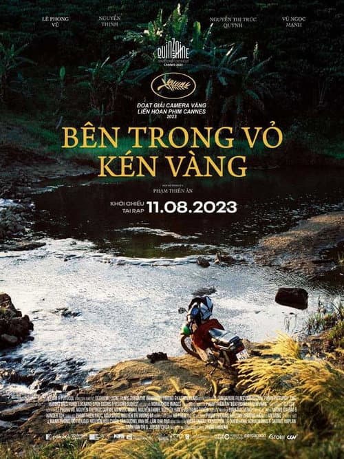 Bên Trong Vỏ Kén Vàng afişi
